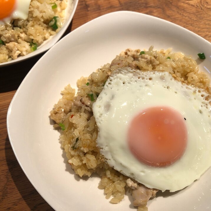 かまどさんで炊き込みガパオチャーハン♫カルディ